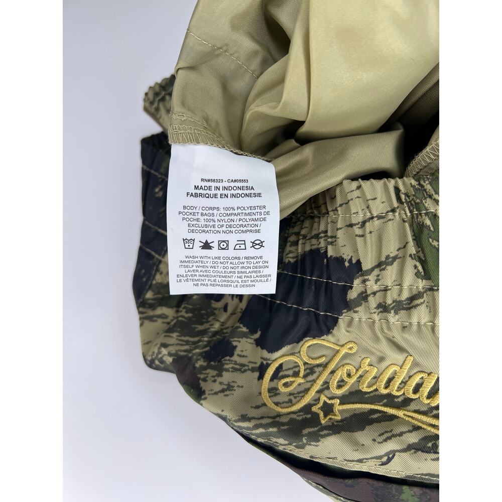 Women’s Jordan Brooklyn Camo Novelty pants size small - Picture 11 of 11